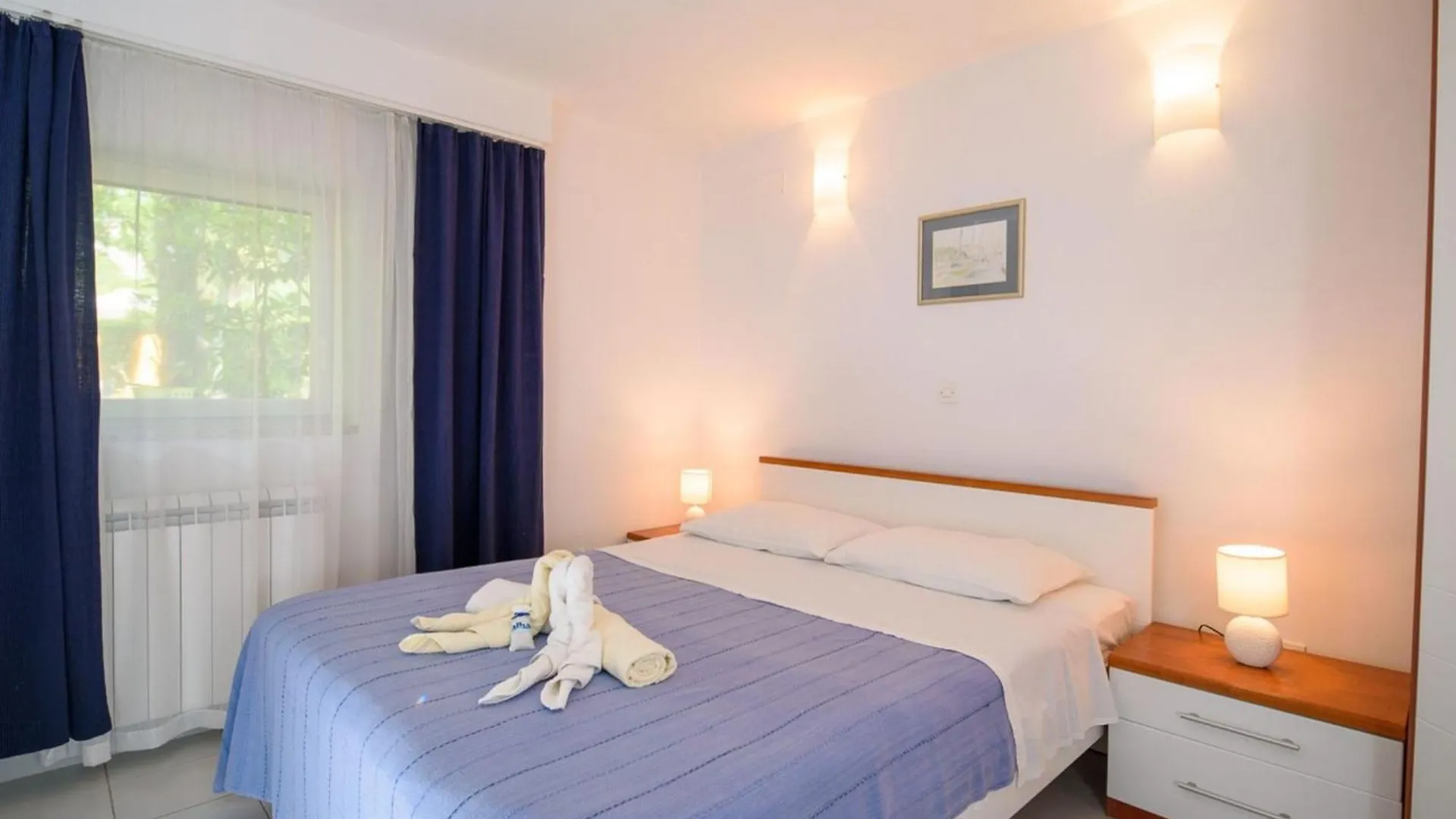 Sunny Street Apartments 2 روفينج