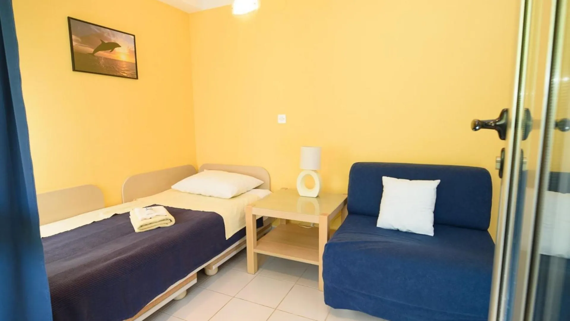Sunny Street Apartments 2 روفينج